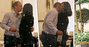 Niente foto di cene per compleanni e/o anniversari. Ambra Angiolini E Massimiliano Allegri Passione Al Tempo Del Covid Aciclico Com