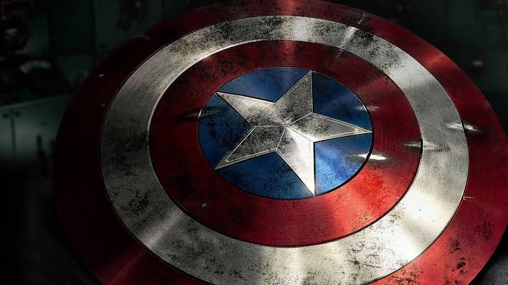Baixar Fundode tela para laptop do Capitão América com escudo danificado.  Papéis de Parede | Wallpapers.com