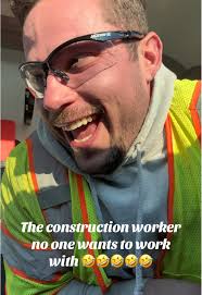 The worsttttt 😂😂😂 #tiktok #foryoupage #fypage #viral #viralvideos  #foryou #fypage #foryou #blue #fyp #bluecollarboys #bluecollar #funny  #comedyvideo #funnyvideos #construction #working #fy #