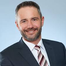Ich willige ein, dass meine angegebenen daten zusätzlich an bis zu 2 weitere mit immobilienscout24 kooperierende makler zum zweck der kontaktaufnahme übermittelt werden. Vr Bank Interview Mit Direktor Josef Frauenlob Neues Aus Der Vr Bank Rund Um Corona Finanz Tipps
