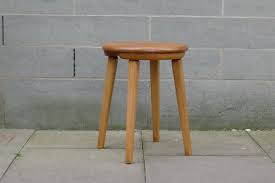 Hocker günstig in der schweiz kaufen bei lehner versand ➤ auf rechnung oder kreditkarte ✓ wir stühle & hocker online kaufen bei yomonda kauf auf rechnung schnelle lieferung kostenloser. Schweizer Vintage Hocker Aus Buche Fur Das Comptoir Suisse Im Palais Beaulieu Lausanne 1940er Bei Pamono Kaufen