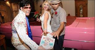 Elvis Wedding Vow Renewal This Was The Guy That Remarried Us At 25 Years Soo Funny Elvis Wedding Funny Wedding Vows Wedding Ceremony Pictures