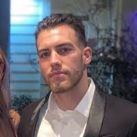 Logan Burke's Instagram, Twitter & Facebook