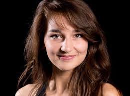 Elizabeth Pion's Instagram, Twitter & Facebook