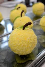 The Citron Realises Par Yann Menguy Lors Du Cours Autour De La Tarte Citron A La Michalak Masterclass Food Dessert Decoration Desserts