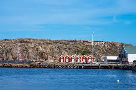 Här campar du kungligt med bohuslän och bästkusten nedanför dina fötter. Blick Auf Den Ort Kungshamn In Schweden Bilder Fur Die Wand Von Rico