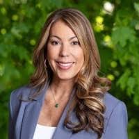 Nicole Remer's Instagram, Twitter & Facebook