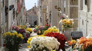 La Confusion Regne Souvent Entre La Fete De La Toussaint Le 1er Novembre Et Le Jour Des Morts Le 2 Nove Jour Des Morts Le Jour Des Morts Fete De La Toussaint