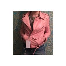 La veste femme, droite ou cintrée, adaptée à votre silhouette, est un accessoire de mode tout à fait intemporel. Veste Femme En Cuir Rose Blazer Rose Fushia S Habiller En Rose