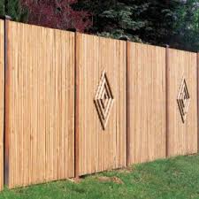Einen schlichten zaun kann der gartenbesitzer aber auch komplett in eigenregie bauen. Lattenzaun Selber Bauen Hier Finden Sie Alle Formate Und Wertvolle Tips