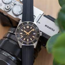 The prospex spb147, meanwhile, receives a modernized silicone interpretation of the '60s seiko tire track rubber strap. Armbanduhr Mechanisch Herr Seiko Spb147j1 Prospex Uhren