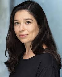 Ellen Bundy's Instagram, Twitter & Facebook