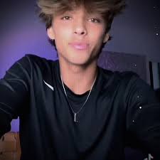 i love Leons old hair but the buzz is growing