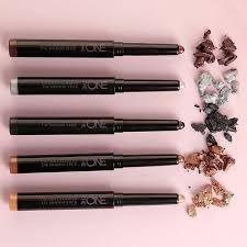 Instagram Da Oznur Orif The One Colour Unlimited Goz Fari Dis Etkenlere Karsi Koyan Uzun Su Oriflame Beauty Products Makeup Brushes Guide Makeup Set