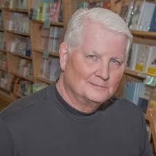 ALIEN PRESENCE: Declassified ET and Alien Intelligence: GROOMS, TOM:  9798653162879: Amazon.com: Books