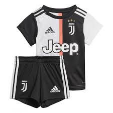 This football mini kit is an infants' version of the match jersey and shorts that the pros wear on the juventus stadium pitch. Juventus Baby Home Kit 2019 20 Adidas