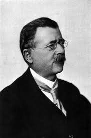 Robert Hinde's Instagram, Twitter & Facebook