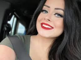 Shelby Wideman's Instagram, Twitter & Facebook