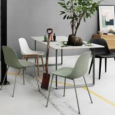 25106 Muuto Fiber Side Chair Oak White Shell Eetkamer Inspiratie Stoelen Moderne Eetkamer