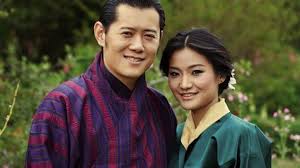 Das bip des vatikanstaates ist schlecht zu berechnen, da sich die zahl der einwohner zwar um die 700 bewegt,. Konigliche Hochzeit In Bhutan Der Herzensbrecher Sagt Ja Panorama Stuttgarter Zeitung
