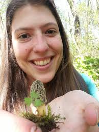The Straight from a Scientist Podcast: Ep. 19: Bluebirders vs House  Sparrows with Suzanne Hartley