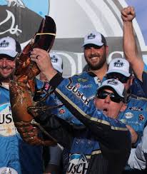 The following is a list of race tracks currently used by nascar as part of its monster energy nascar cup series how many horsepower is a nascar? Sunday S Motors Kevin Harvick Edges Denny Hamlin On Last Lap Battle