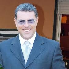 Congratulazioni alla prima donna delle Forze Armate che ha raggiunto il  grado di Generale di Divisione! È Simonetta De Guz, che appartiene al Ruolo  Forestale dei Carabinieri, comparto che ha arricchito il