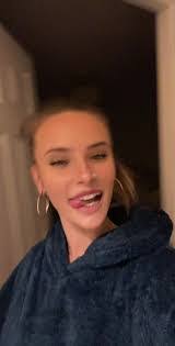 Phoebe Duff's Instagram, Twitter & Facebook