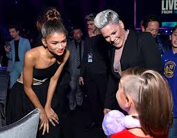 Drake's crying son adonis throws a fit, steals billboard music awards. E News On Twitter In 2021 Zendaya People S Choice Awards Pink Daughter Willow