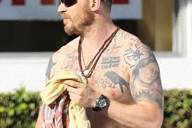 Hardy наколи слово йух и напиши хардр, блеа! Tom Hardy Exposed What Do The Star S Tattoos Really Mean The Sun