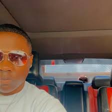 Whoever colored Ivori's wig did that! 😍🎨 It's so cute and the color is  poppin'! 💁🏽‍♀️🔥💅🏽🌈❤️ #fypシ゚viralシfypシ゚ #fypageシ #MustWatch2025  #baddiesnews #baddiesafrica #explorepage #bigivori #ivori #weloveivori  #MustSee #wigs #colorfulwigs ...