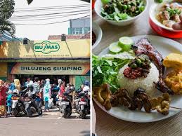 Ada beberapa menu makanan khas sunda yang hampir ditemui didaerah jawa barat yang mempunyai menu makanan khas, antara lain : 15 Rumah Makan Khas Sunda Di Bandung Yang Enak Dan Murah