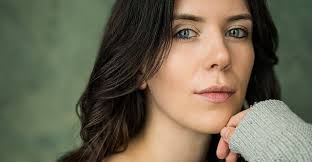 Kimberley Bradshaw's Instagram, Twitter & Facebook