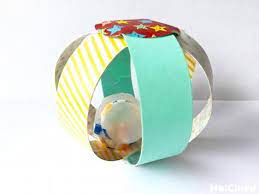 牛乳パックdeボール 乳児さんが楽しめる手作りおもちゃ 保育や子育てが広がる 遊び と 学び のプラットフォーム ほいくる 手作りおもちゃ おもちゃ 0歳児 手作りおもちゃ