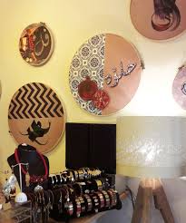 The Red Bee Concept Store L Artisanat Tunisien Vu Autrement Ideo Artisanat Tunisien Magasins Concept Concept Store