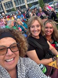 And that's a wrap. Iowa City, you are more than redeemed. Chloe Fox was  blessed with amazing friends, a fabulous experience and 4 years of great  memories. Thanks to Tonya Abbott, Jeremy