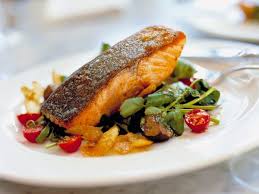 Pan Fried Salmon On A Bed Of Water Crescent And Tomato S With A Fig Vinaigrette Eat For Energy Dukan Diet Food List Healthy