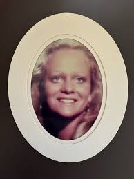 In a heartfelt tribute to her best friend, Jenny joined the Moeller family  to celebrate the opening of the Susan Moeller Theatre at the new UT Medical  Nursing Building. Created in Susan's