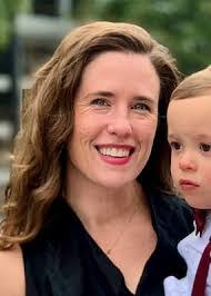 Rachelle Mcmanus's Instagram, Twitter & Facebook