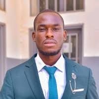 1600+ "Aristote" profiles