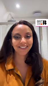 get ready clique!! Jade Thirlwall went live