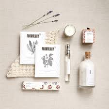 Another unique take on the traditional gift for a housewarming is this cocktail gift set. 5 Traditional Housewarming Gifts With A Twist Pumeli