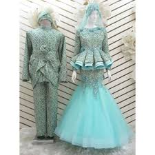 Berbagi inovasi baju songket terkini telah banyak di ciptakan 15 model baju songket elegan modern untuk acara formal baju pengantin kain songket baju songket model terkini baju songket untuk. 20 Inspirasi Baju Pengantin Songket Peplum Lamaz Morradean