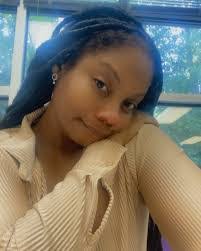 Rhonda Iverson's Instagram, Twitter & Facebook