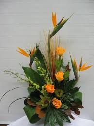 Simple Bird Of Paradise Flower Arrangement Tropical Floral Arangements Sy45 Tropical Memories Fresh Flowers Arrangements Flower Vase Arrangements Flower Arrangements Simple