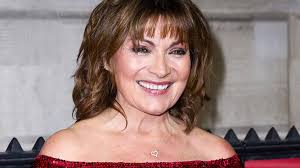 Lorraine Kelly's silver pencil skirt costs just £18