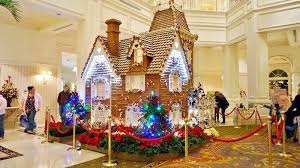 The disney parks christmas show will air on friday, december 25, 2020, at 10 am et from walt disney world in orlando, florida on abc. When Does Disney Decorate For Christmas Our 2021 Christmas Decoration Guide