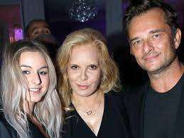 Elle est la fille de sylvie vartan et de tony scotti. Voici Auf Twitter Darina Scotti La Fille De Sylvie Vartan Regrette De Ne Pas Voir Plus Souvent Son Frere David Hallyday Https T Co Kidt4djai6 Https T Co Zg9etitjuj