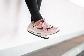 Nike Women S Air Max 1 Premium Barely Rose True Berry Summit White 454746 604 Nike Vrouwen Nike Air Max Air Max 1