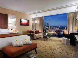 7 Crazy Rich Asians Filming Locations You Can Visit In Real Life Jetsetter Singapore Hotel Rooms Singapore Hotels Luxury Hotel Room